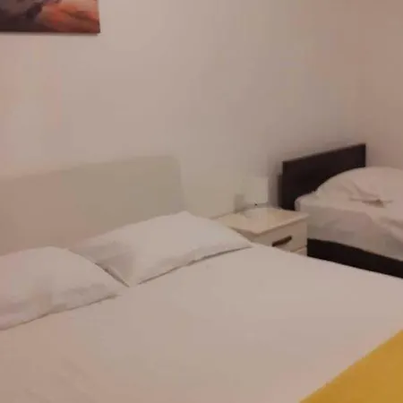 Seagull - Two Bedroom With Balcony Grozdana 아파트 포스티라